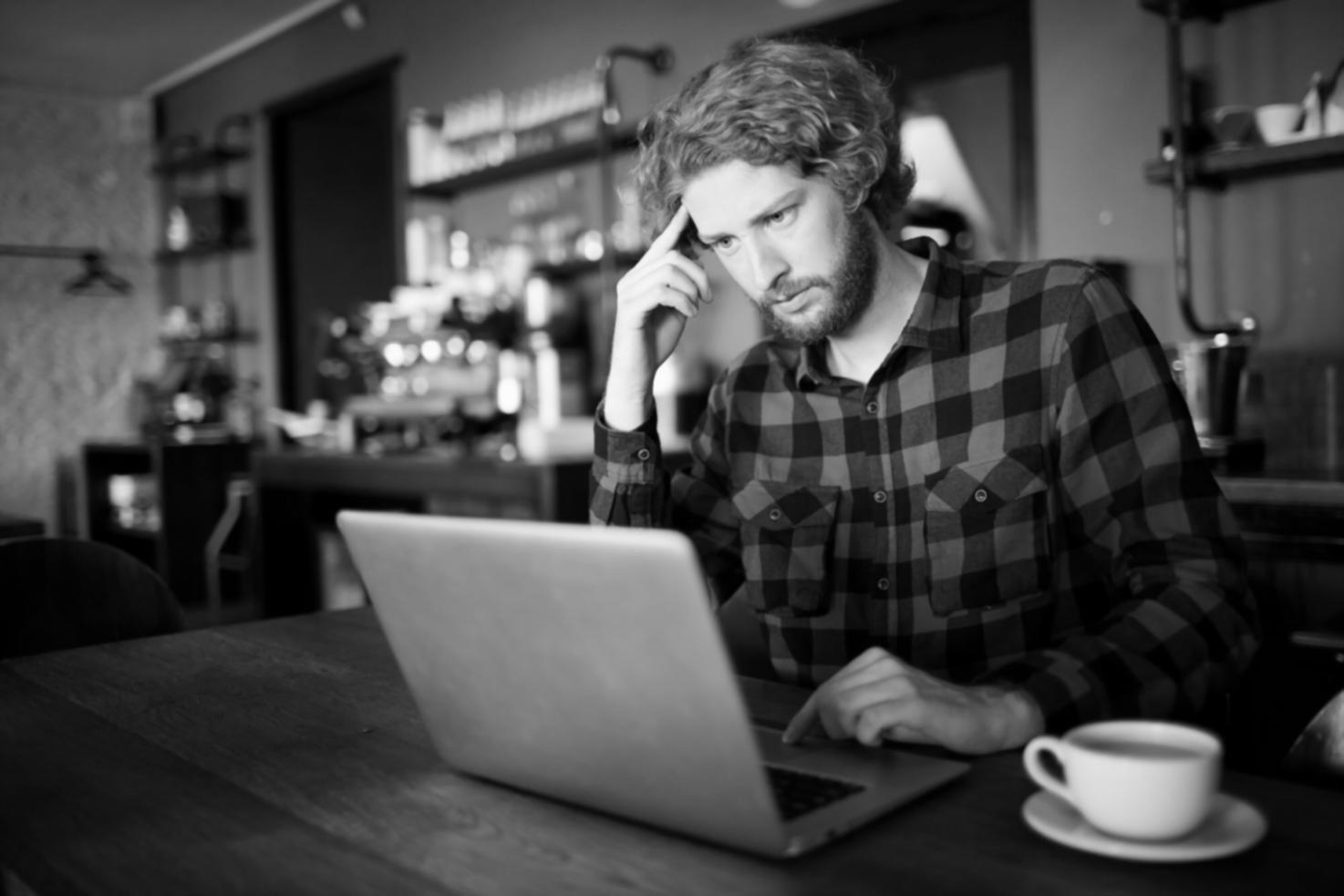 Teilnehmer bei der Arbeit mit KI-gestützten Planungstools